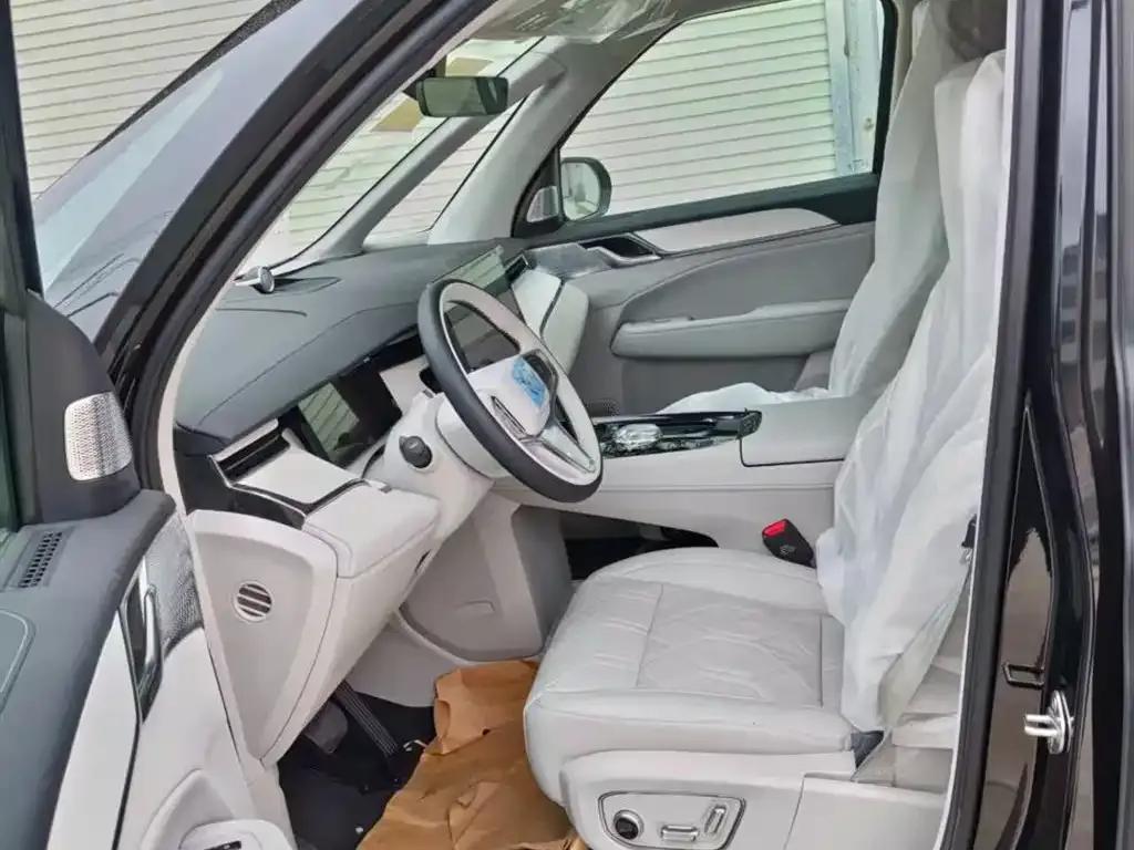 Volvo EM90 2025 Ultra 6-seater — миниатюра 4
