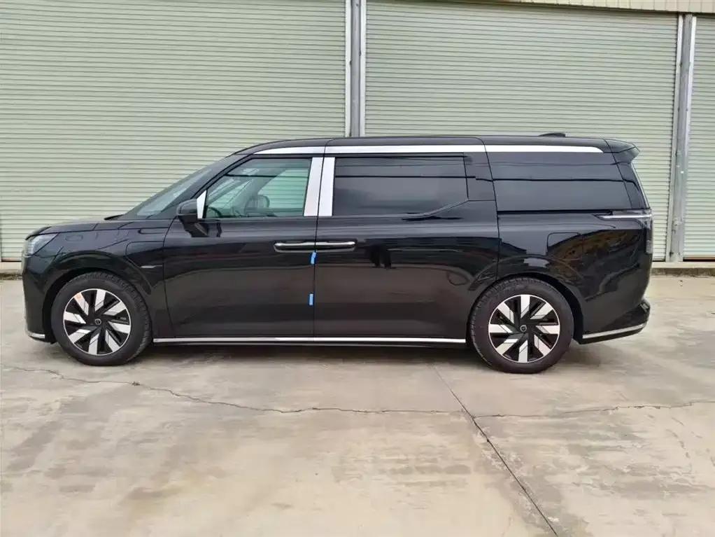 Volvo EM90 2025 Ultra 6-seater — миниатюра 8