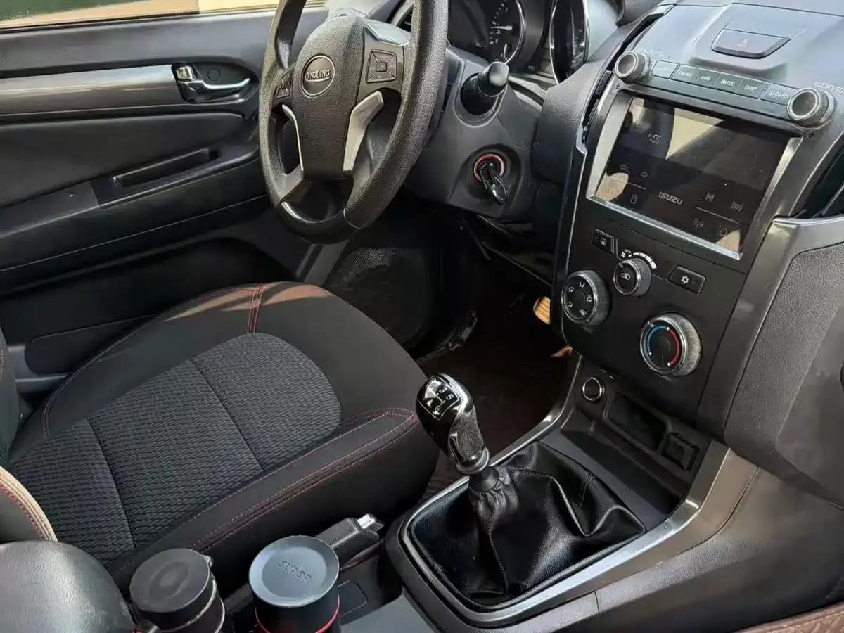 TAGA 2021 1.8T Gasoline Manual 2WD Luxury Standard Wheelbase CE18 — миниатюра 9