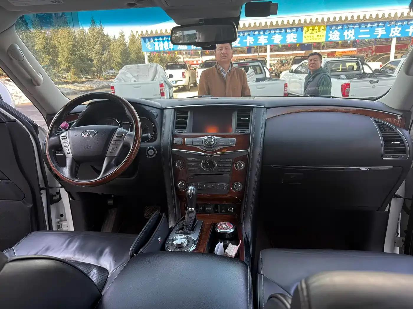 Infiniti QX80 2016 5.6L 4WD — миниатюра 6