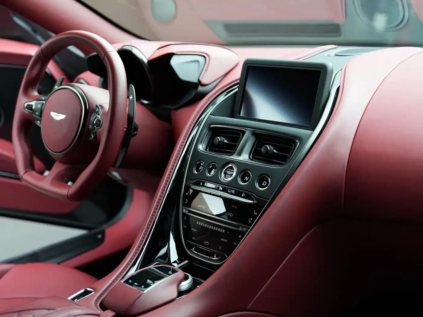 2019 Aston Martin DBS Superleggera V12 Coupe — миниатюра 15
