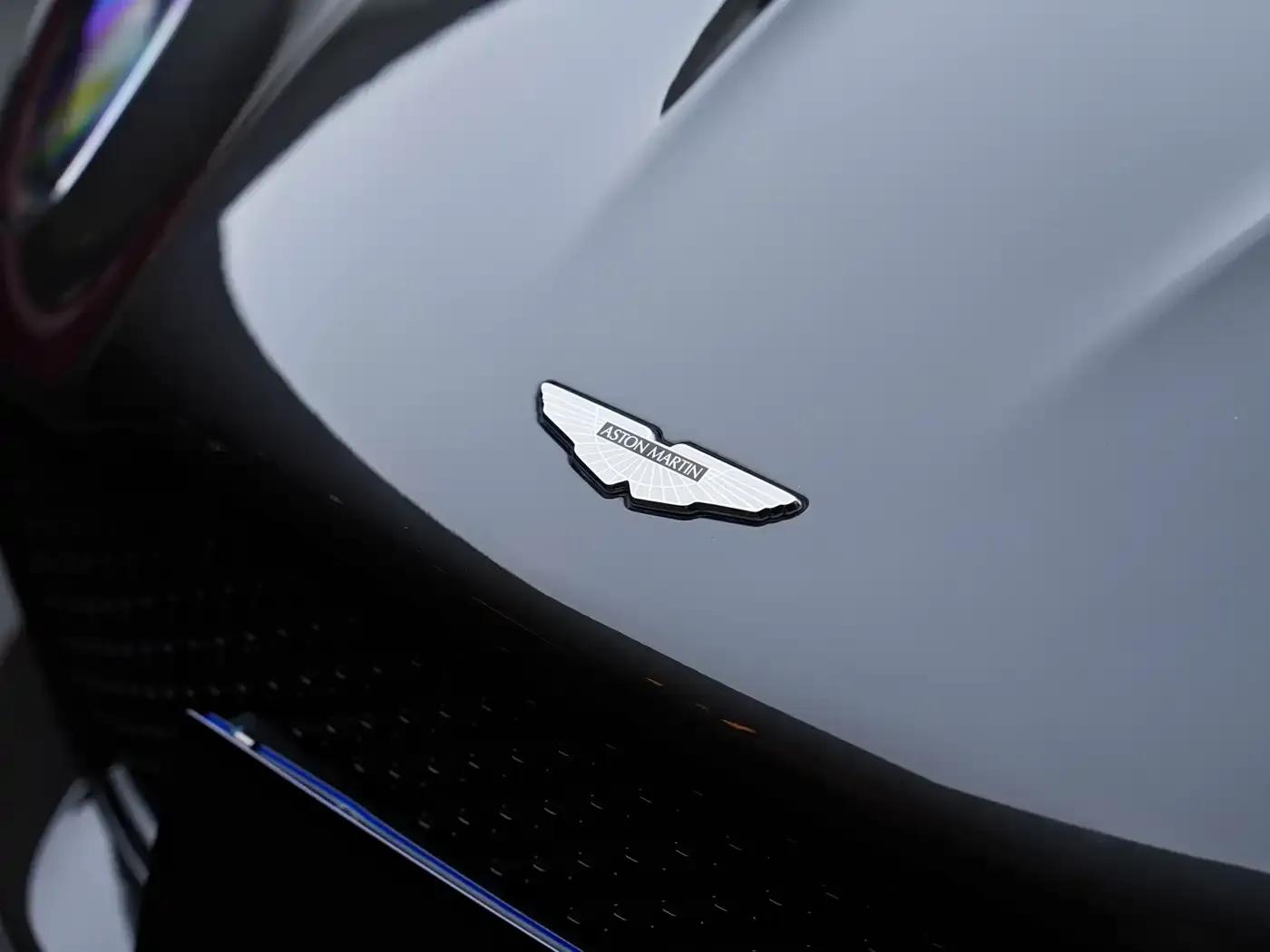 2019 Aston Martin DBS Superleggera V12 Coupe — миниатюра 19