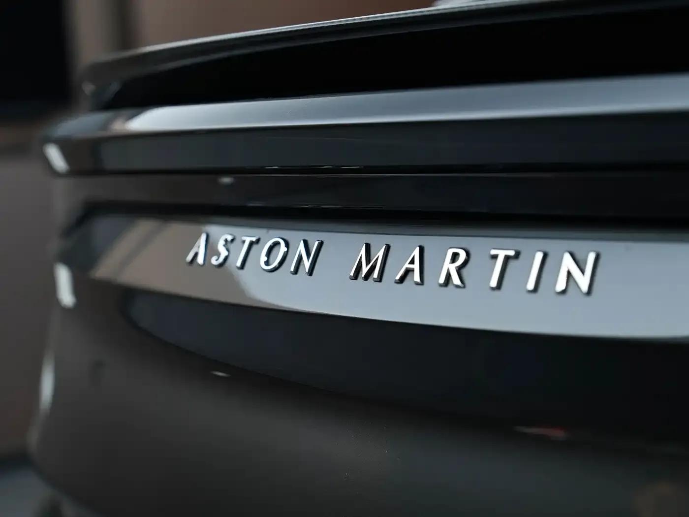2019 Aston Martin DBS Superleggera V12 Coupe — миниатюра 10