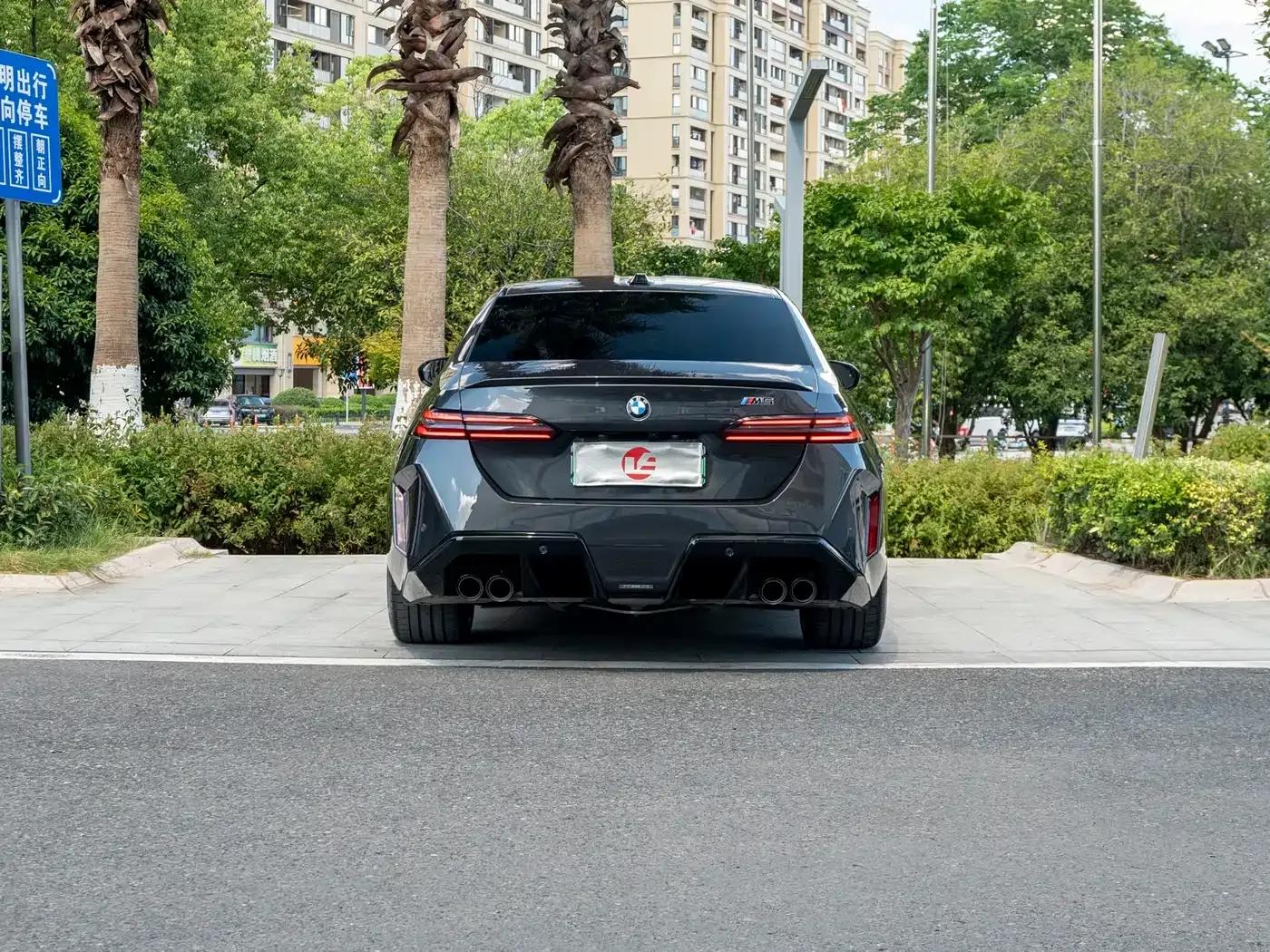 BMW M5 PHEV 2025 M5 — миниатюра 5