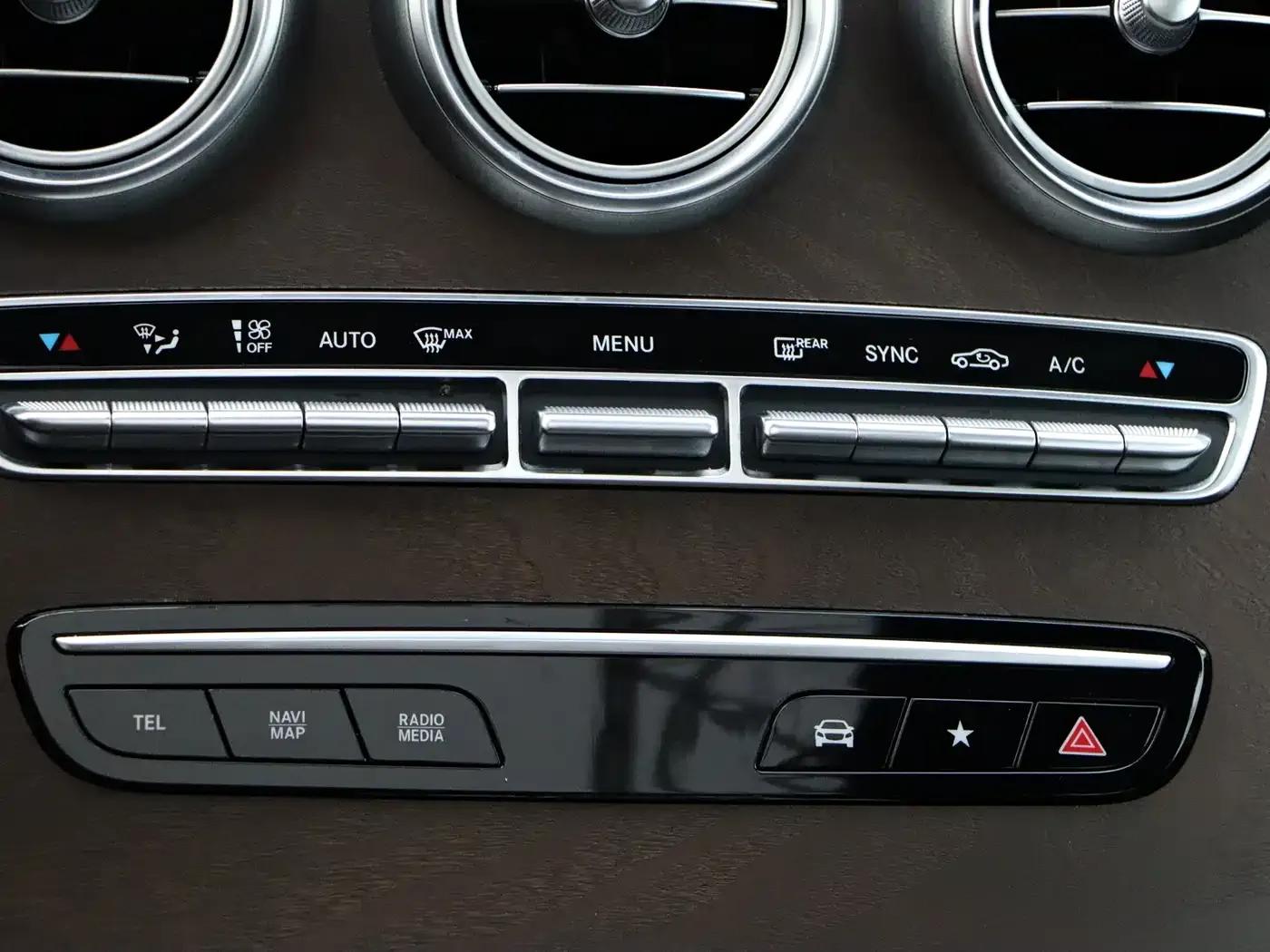2020 Mercedes-Benz GLC 300 L 4MATIC Dynamic — миниатюра 16