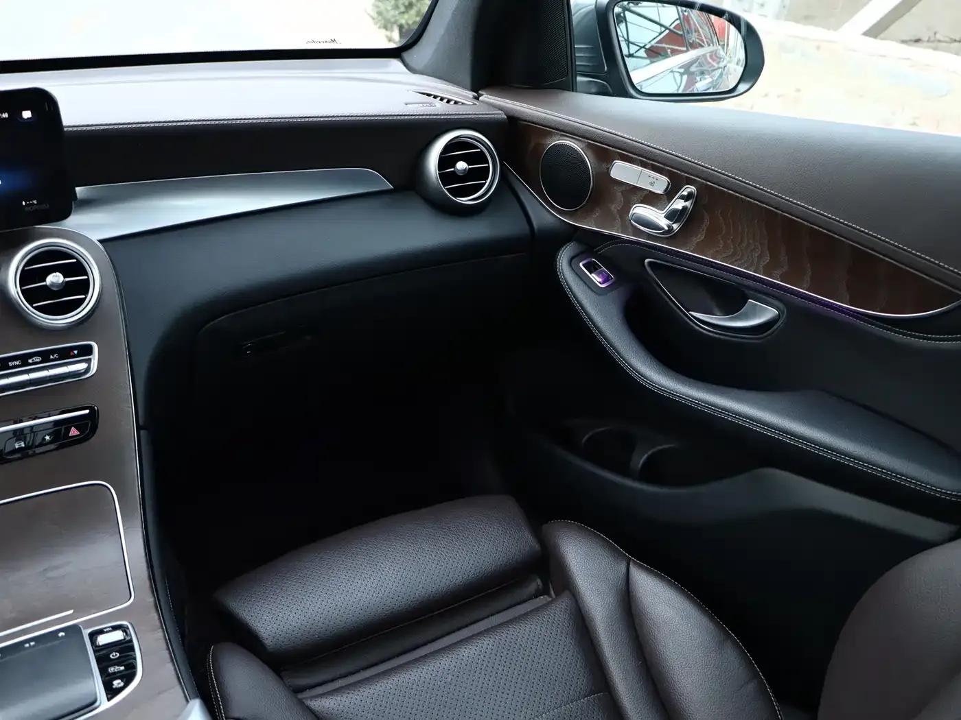 2020 Mercedes-Benz GLC 300 L 4MATIC Dynamic — миниатюра 18