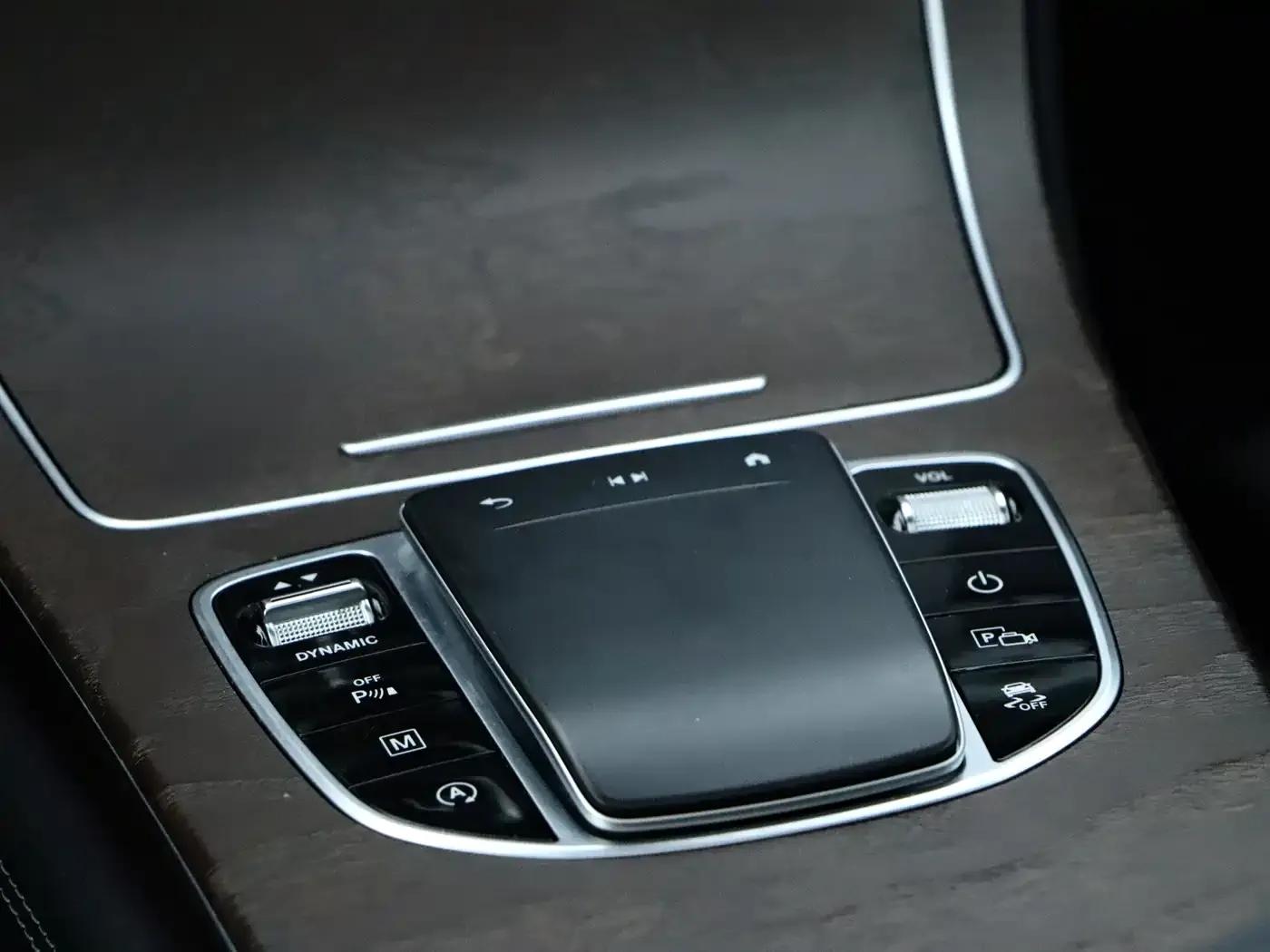 2020 Mercedes-Benz GLC 300 L 4MATIC Dynamic — миниатюра 19