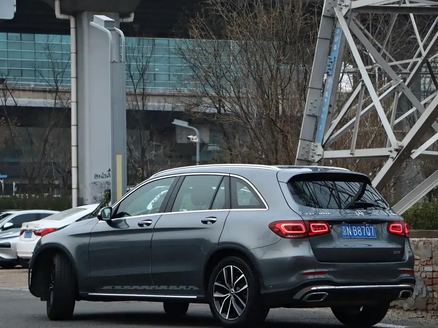2020 Mercedes-Benz GLC 300 L 4MATIC Dynamic — миниатюра 21