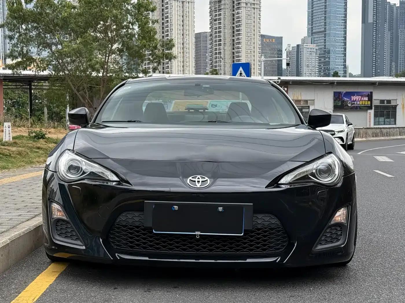 Toyota 86 2014 2.0L Manual Deluxe — миниатюра 2