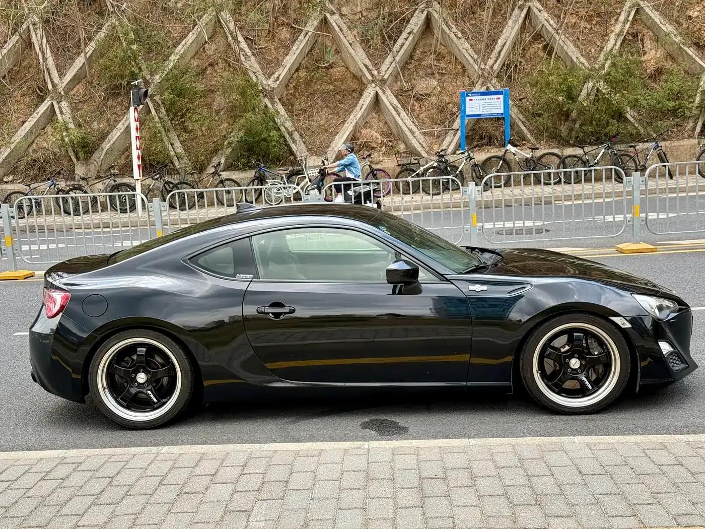 Toyota 86 2014 2.0L Manual Deluxe — миниатюра 12