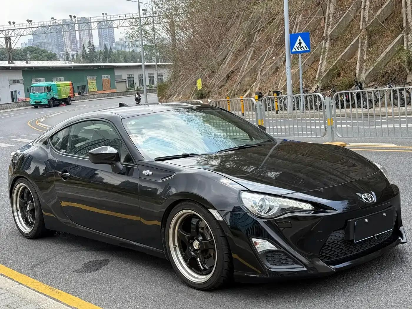 Toyota 86 2014 2.0L Manual Deluxe — миниатюра 3