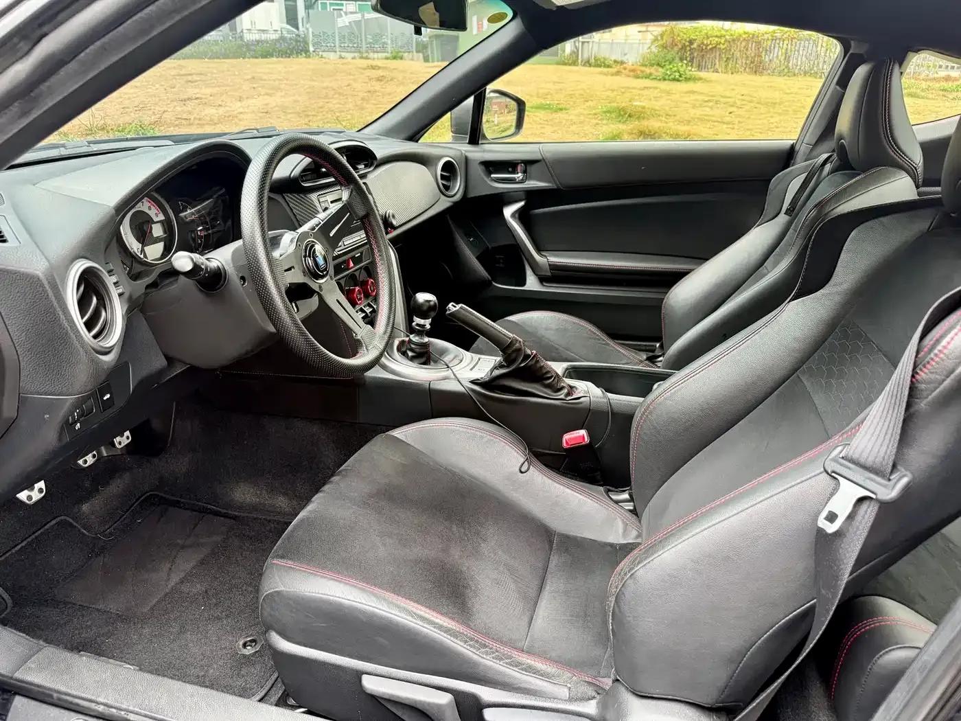 Toyota 86 2014 2.0L Manual Deluxe — миниатюра 6