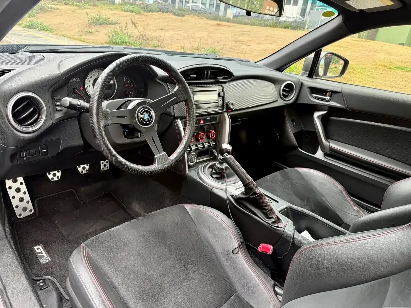 Toyota 86 2014 2.0L Manual Deluxe — миниатюра 7