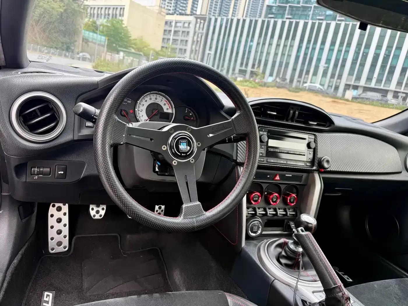 Toyota 86 2014 2.0L Manual Deluxe — миниатюра 8