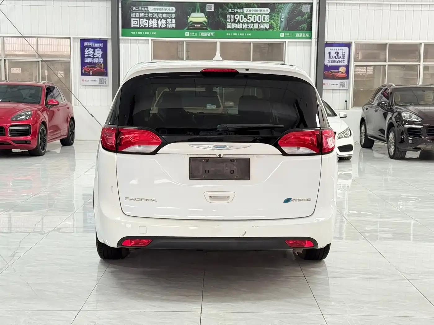 2018 Imported Grand Voyager PHEV 3.6L Plug-in Hybrid — миниатюра 5