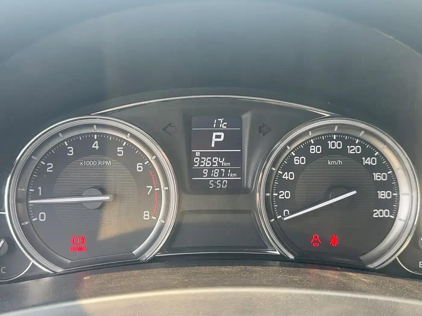 Ciaz 2015 1.6L Automatic Comfort Edition — миниатюра 15