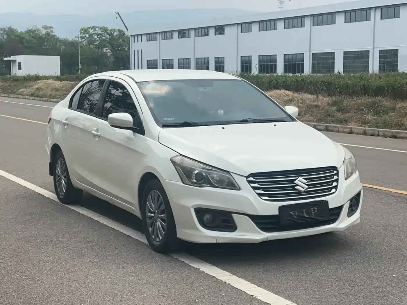 Ciaz 2015 1.6L Automatic Comfort Edition — миниатюра 3