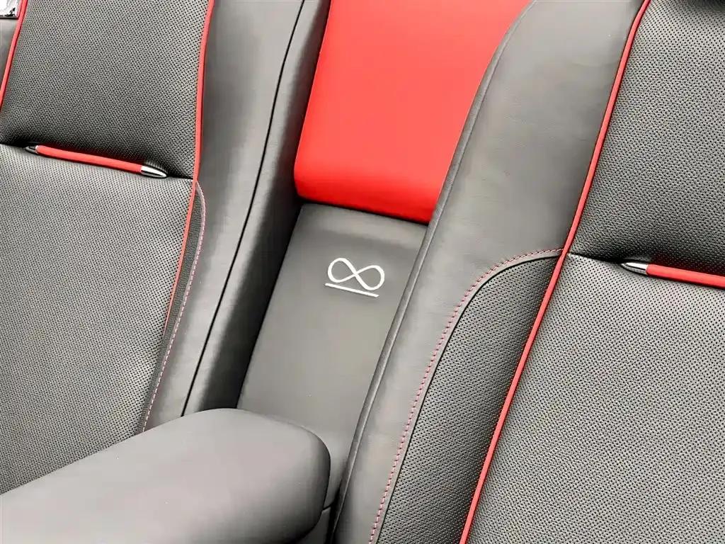 2018 Dawn 6.6T Black Badge — миниатюра 23