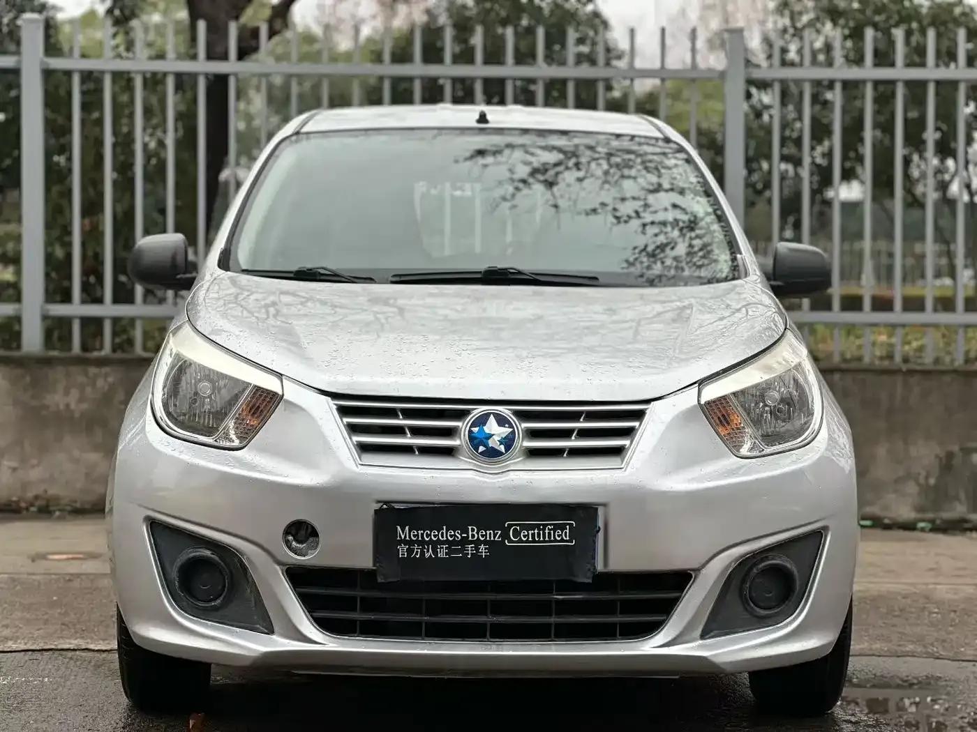 Venucia R30 2014 1.2L Manual Comfort Edition — миниатюра 2