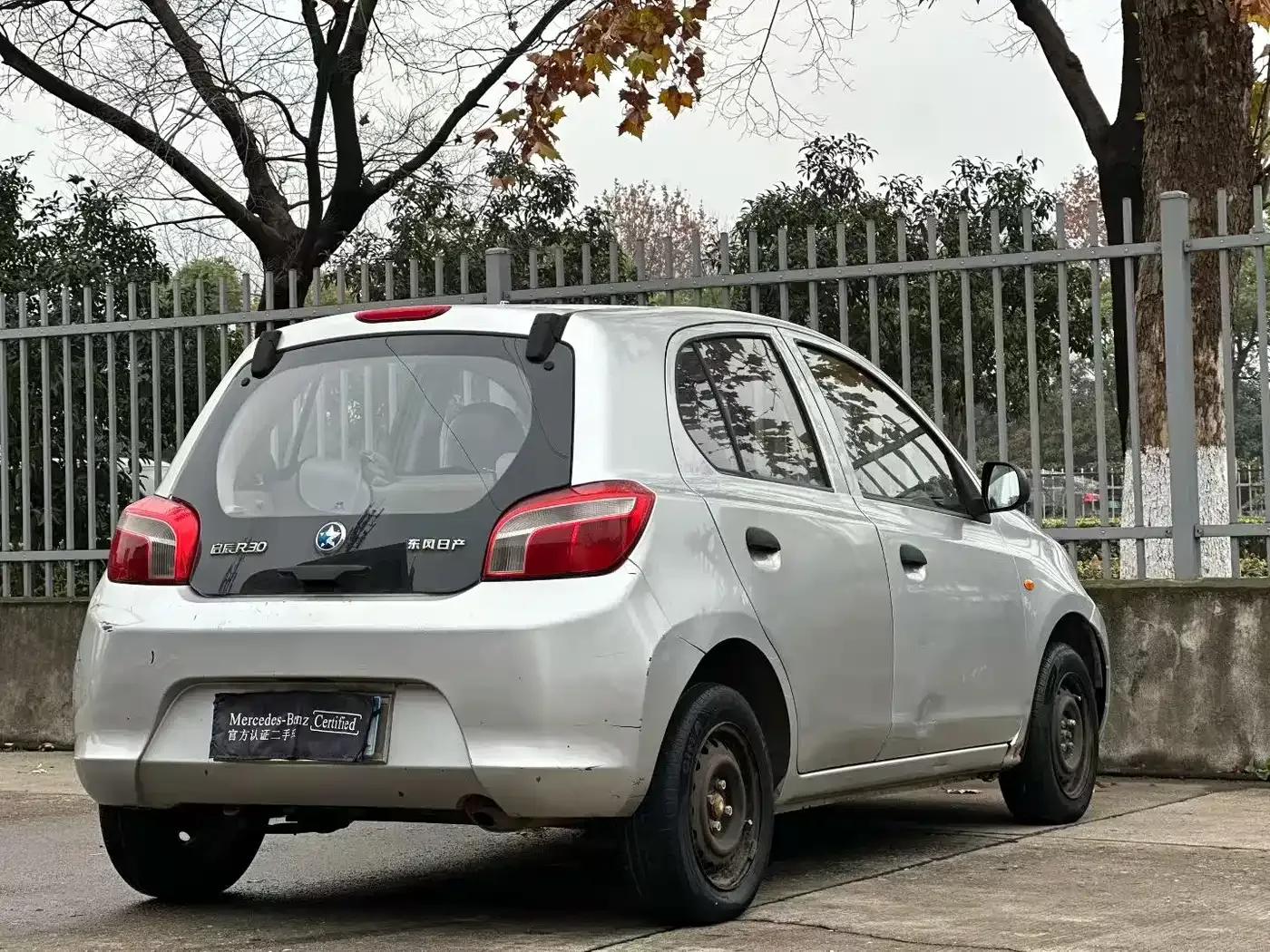 Venucia R30 2014 1.2L Manual Comfort Edition — миниатюра 5