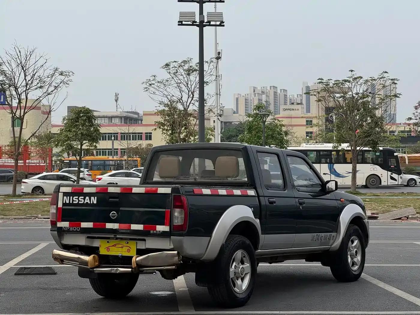 Nissan D22 2013 2.4L Gasoline 4WD Standard Model — миниатюра 3