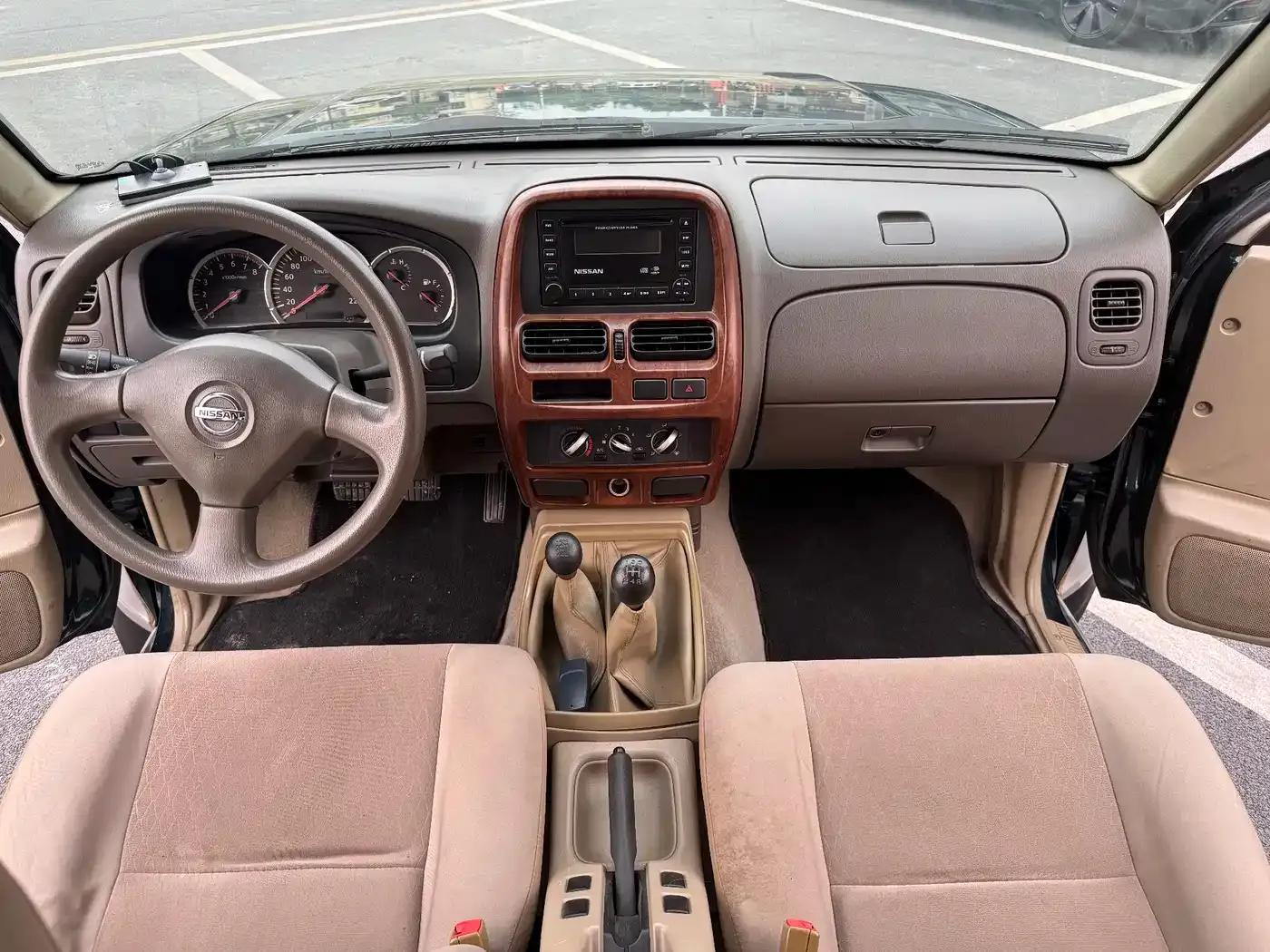 Nissan D22 2013 2.4L Gasoline 4WD Standard Model — миниатюра 31