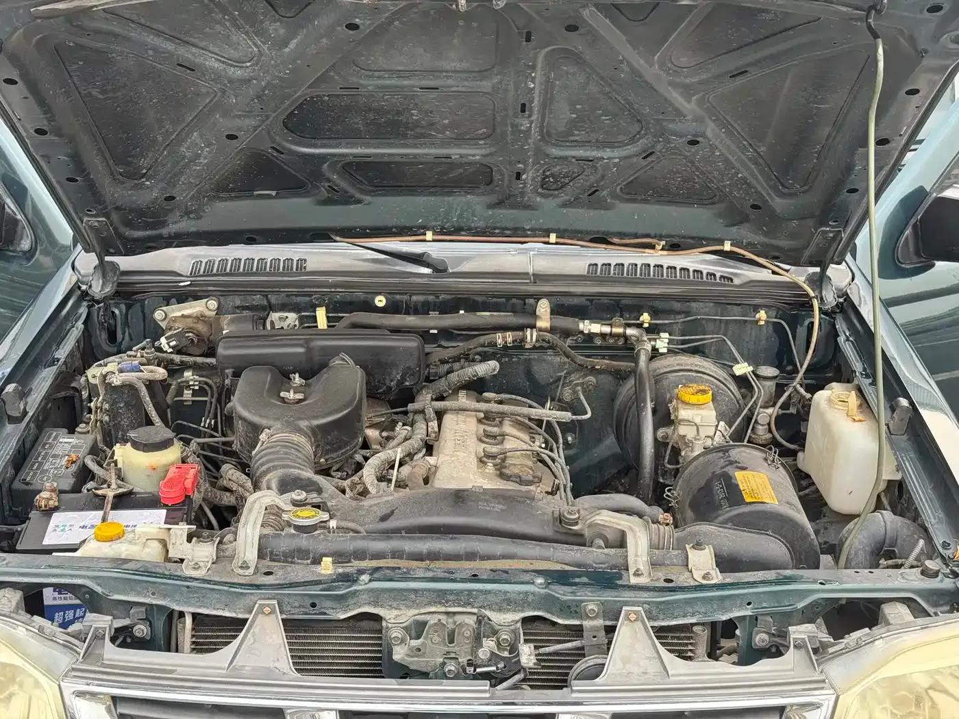 Nissan D22 2013 2.4L Gasoline 4WD Standard Model — миниатюра 9