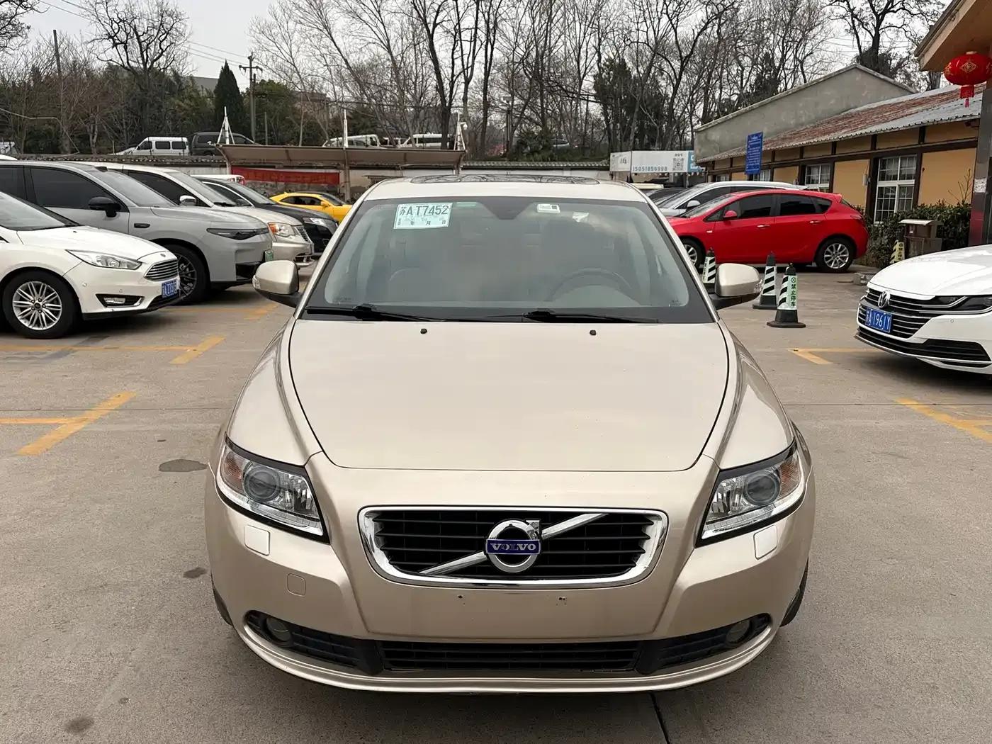Volvo S40 2012 2.0L Automatic Premium Edition — миниатюра 2