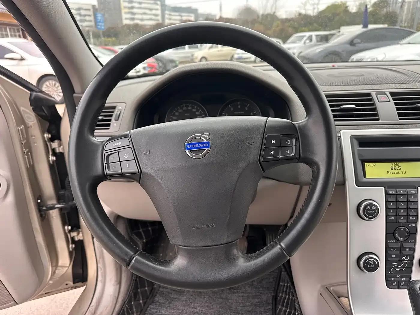 Volvo S40 2012 2.0L Automatic Premium Edition — миниатюра 7