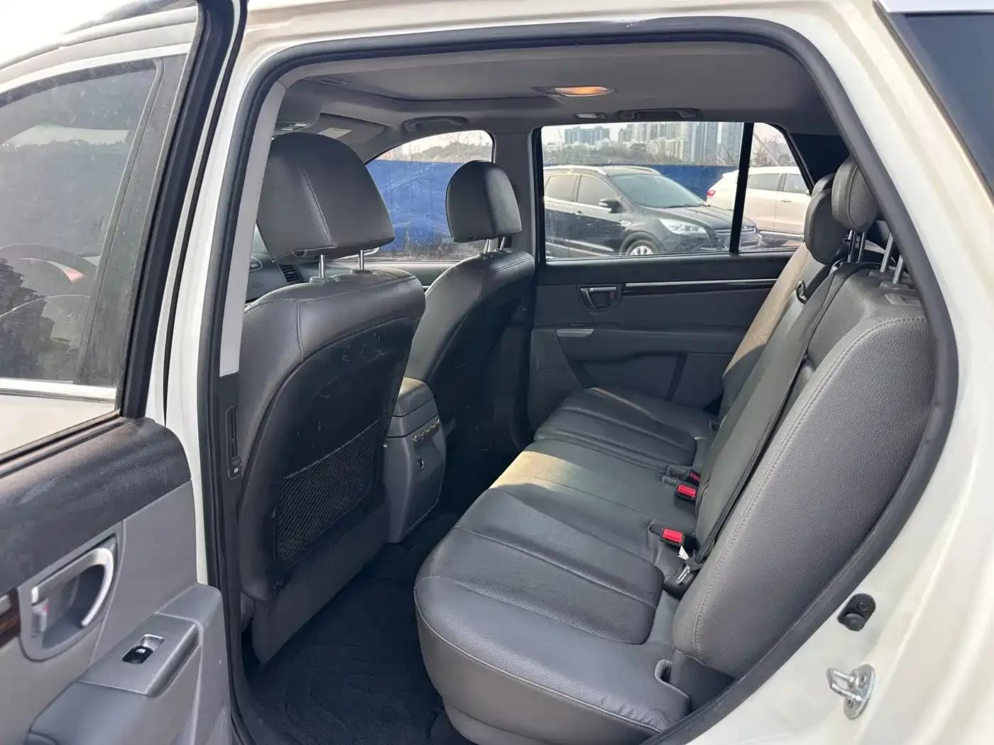 Santa Fe Classic 2012 2.4 Supreme Edition 7-Seat 4WD — миниатюра 9