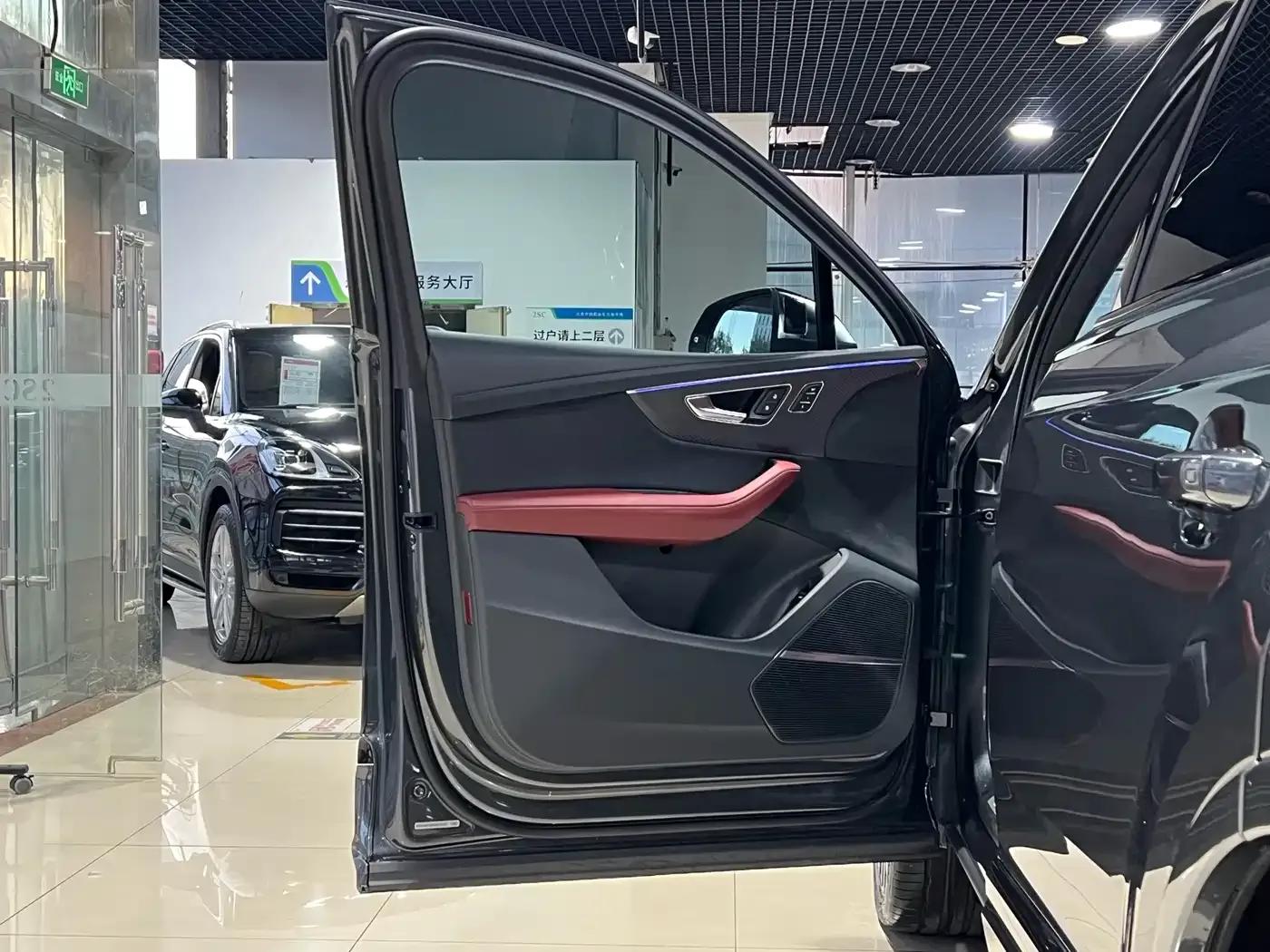 Audi SQ7 2024 4.0 TFSI — миниатюра 11