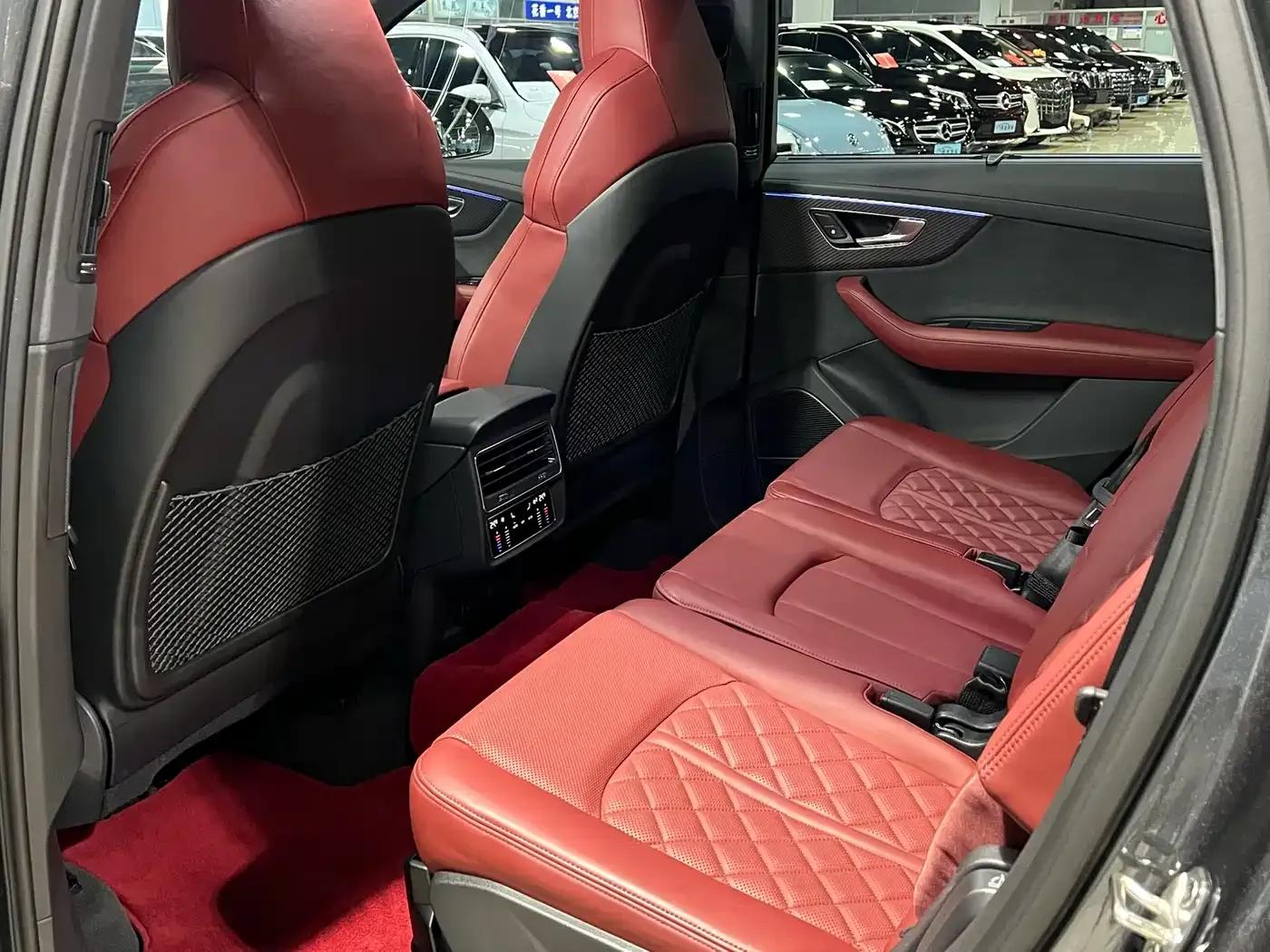 Audi SQ7 2024 4.0 TFSI — миниатюра 18