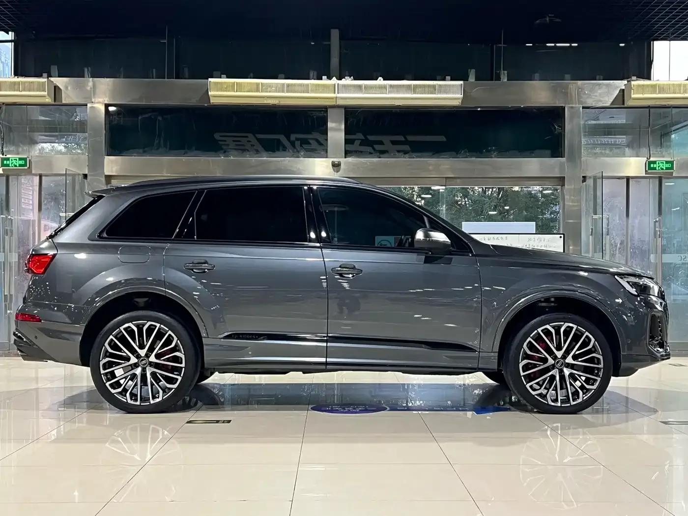 Audi SQ7 2024 4.0 TFSI — миниатюра 7
