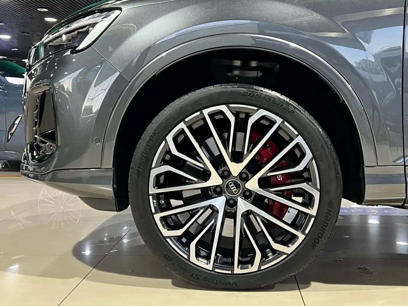 Audi SQ7 2024 4.0 TFSI — миниатюра 10
