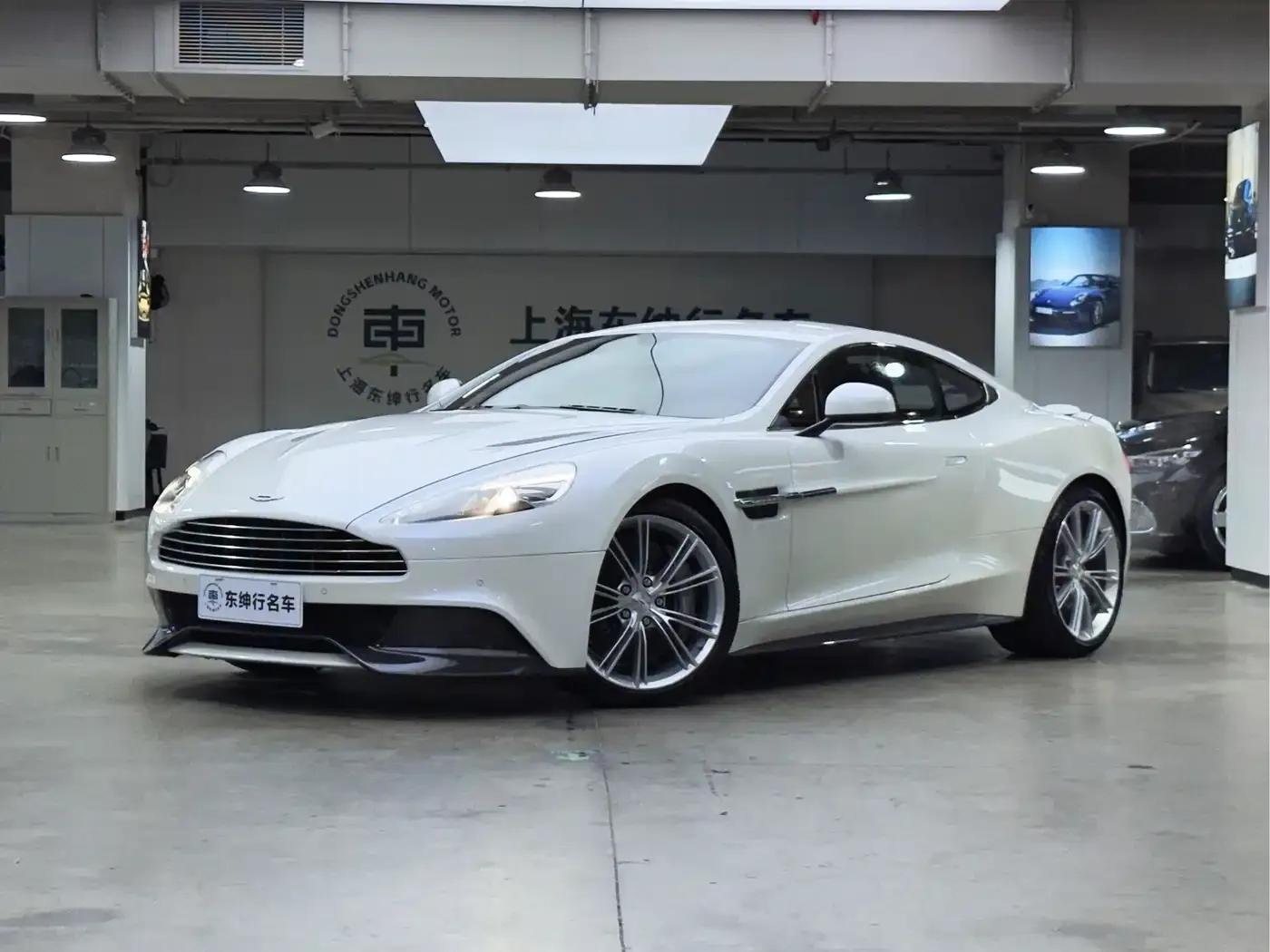 2013 Vanquish 6.0L Standard Model — миниатюра 1