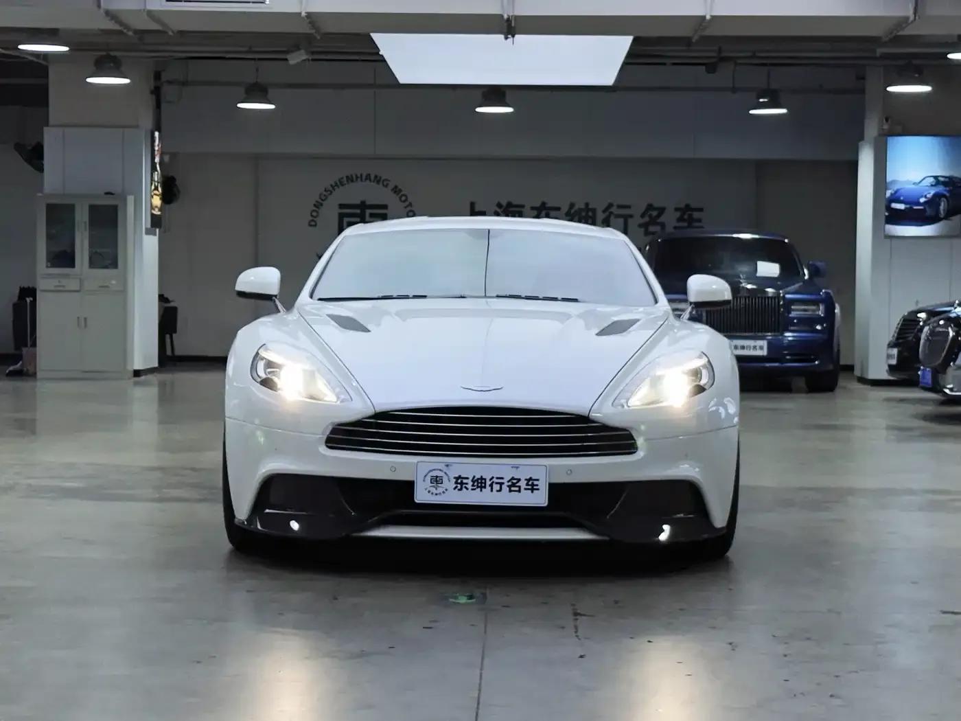 2013 Vanquish 6.0L Standard Model — миниатюра 2