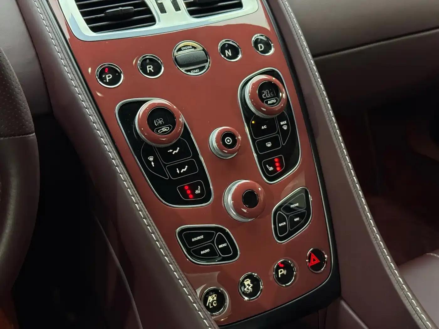 2013 Vanquish 6.0L Standard Model — миниатюра 11