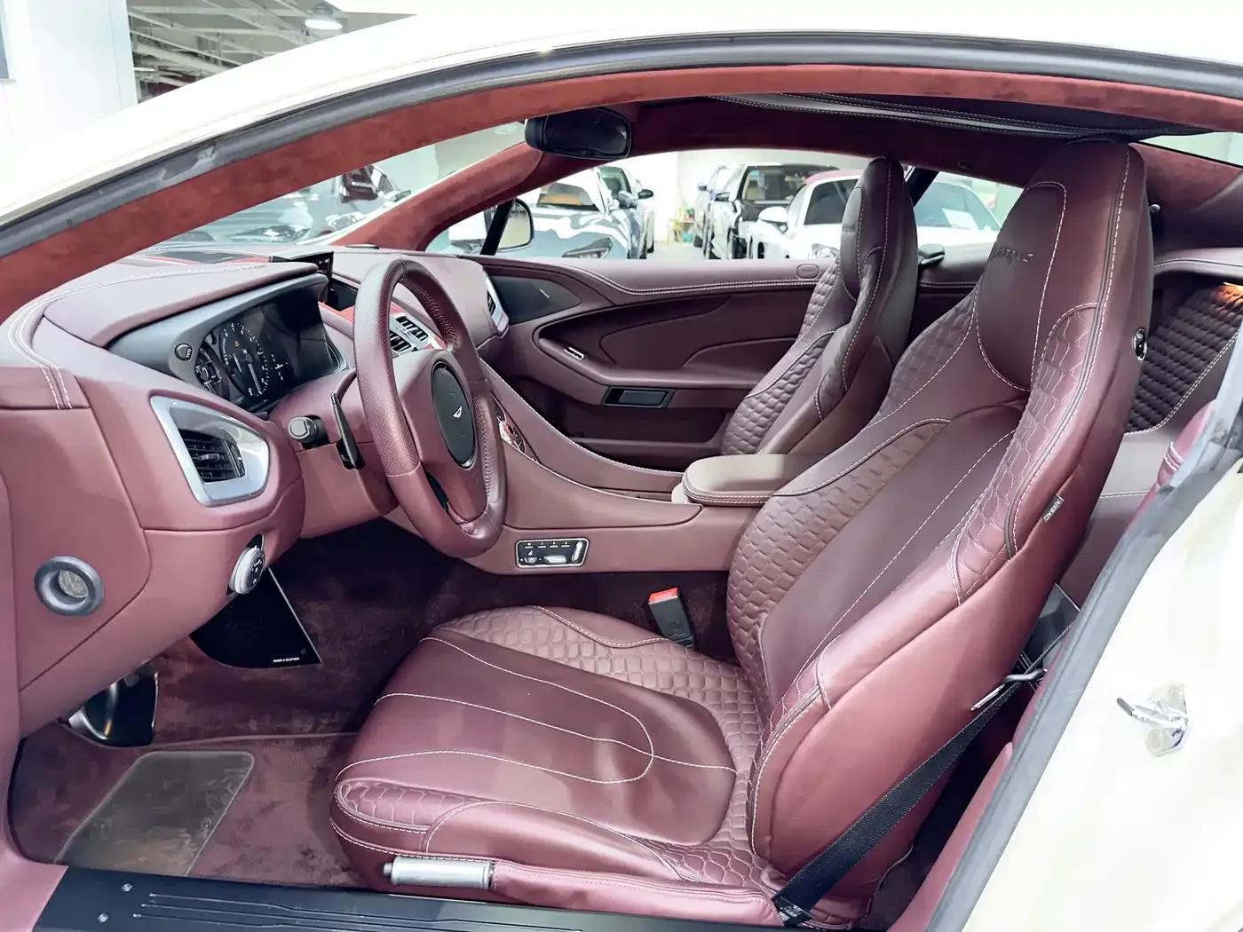 2013 Vanquish 6.0L Standard Model — миниатюра 13