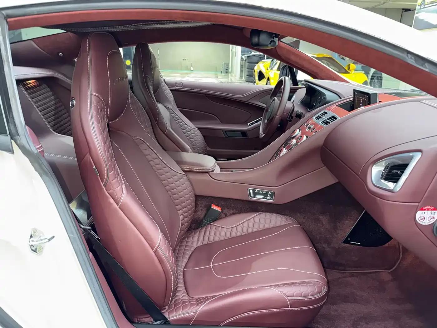 2013 Vanquish 6.0L Standard Model — миниатюра 17