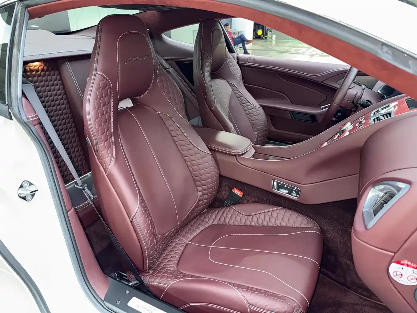 2013 Vanquish 6.0L Standard Model — миниатюра 18