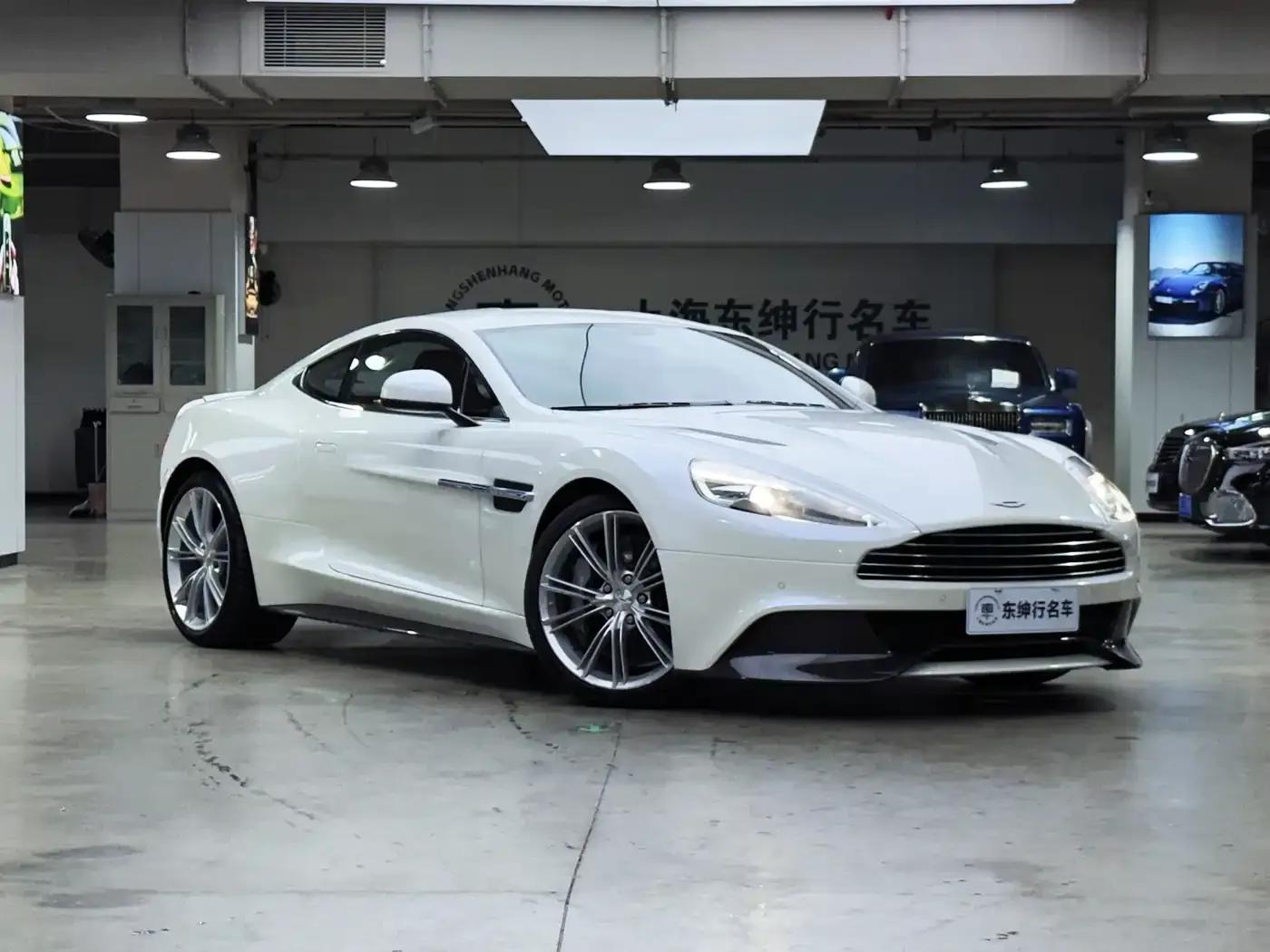 2013 Vanquish 6.0L Standard Model — миниатюра 3