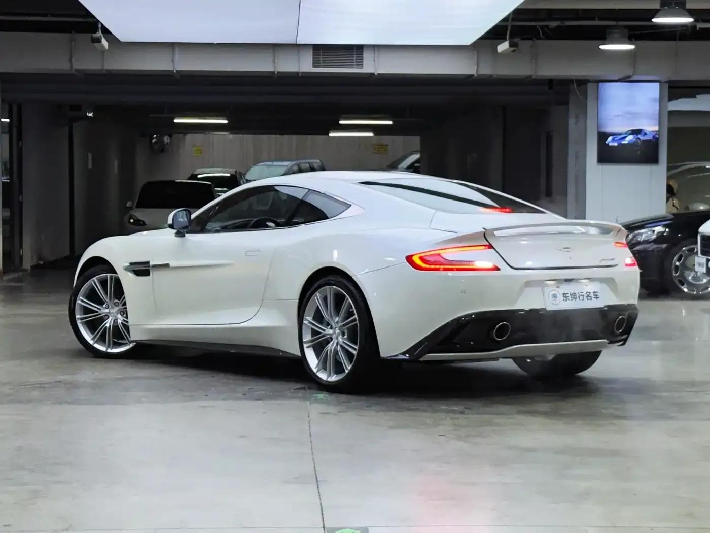 2013 Vanquish 6.0L Standard Model — миниатюра 4
