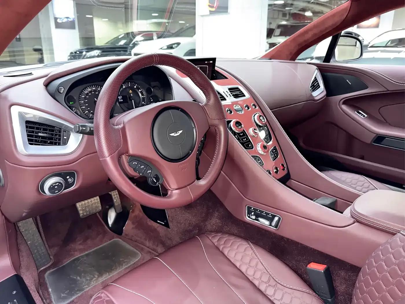 2013 Vanquish 6.0L Standard Model — миниатюра 6