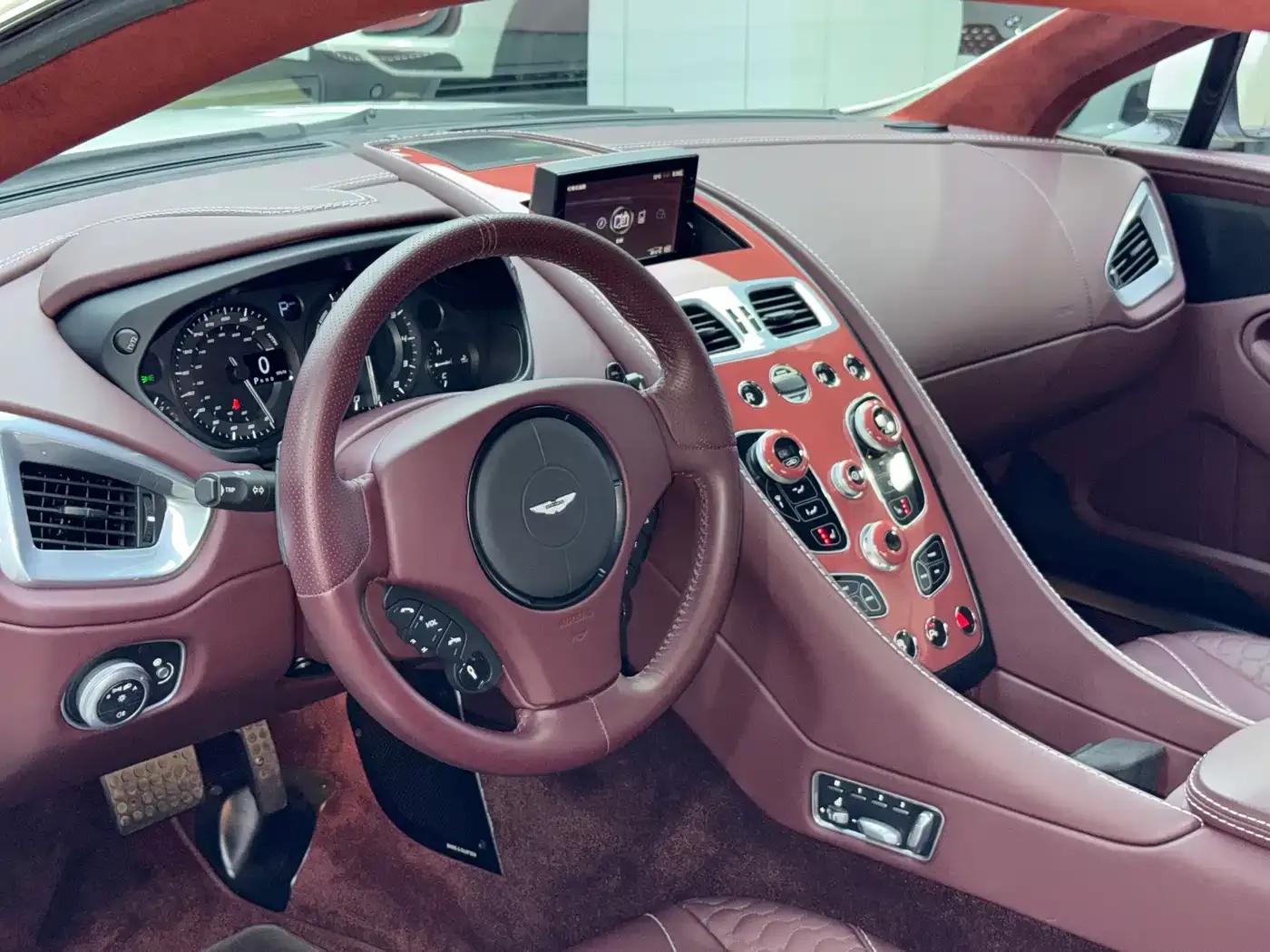 2013 Vanquish 6.0L Standard Model — миниатюра 7