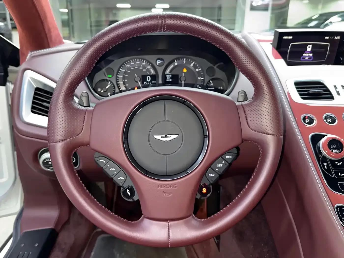 2013 Vanquish 6.0L Standard Model — миниатюра 8