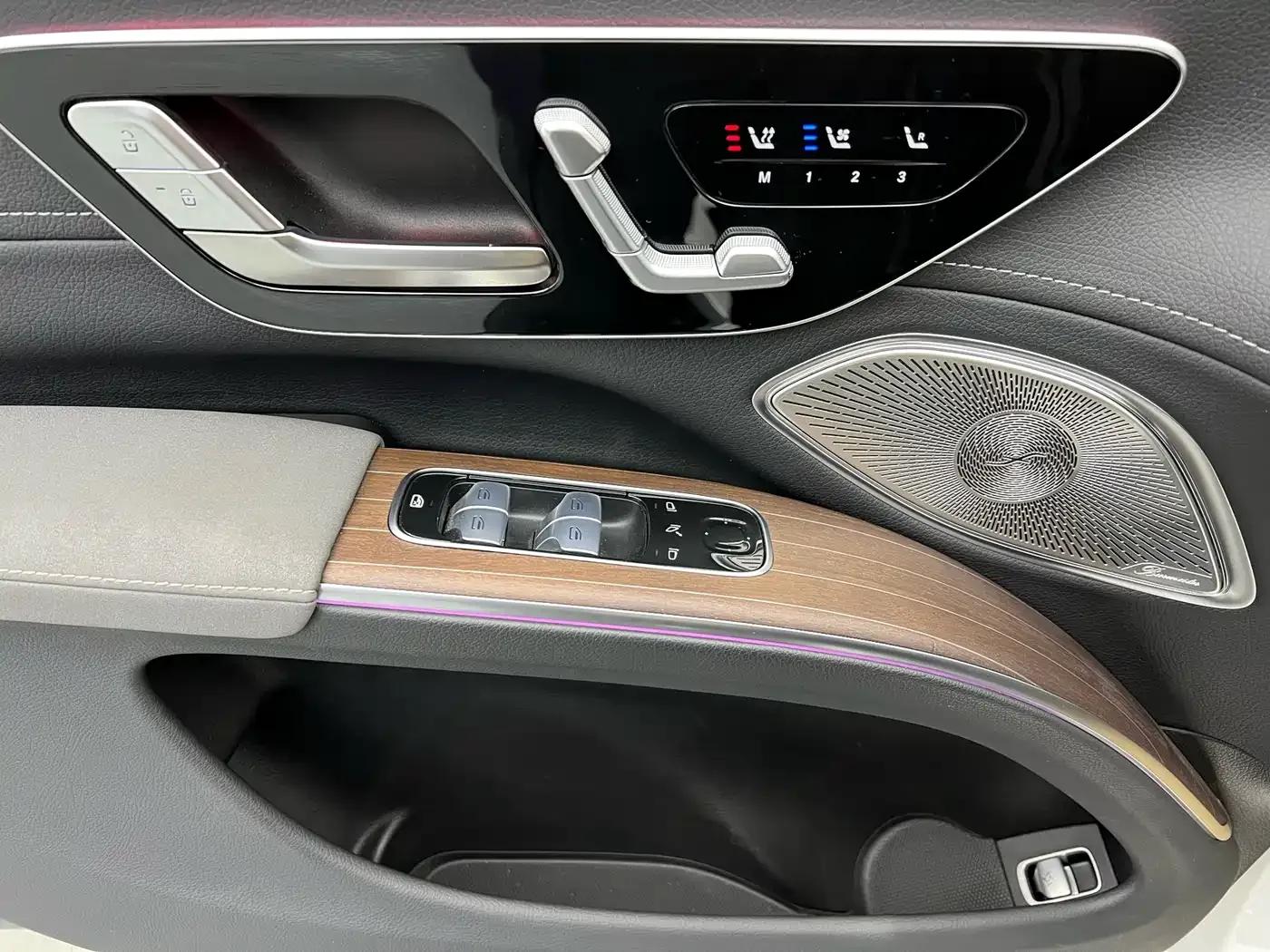 Mercedes-Benz EQS SUV 2023 450 4MATIC Pioneer Edition — миниатюра 3