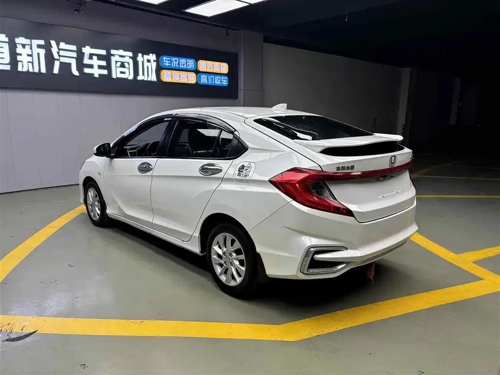 2017 Honda Crider 1.5L CVT Classic Edition — миниатюра 6