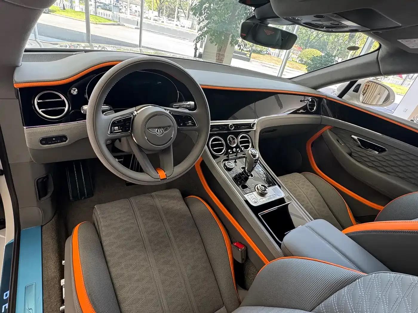 2025 Continental Plug-in Hybrid GT Ultimate Edition — миниатюра 3
