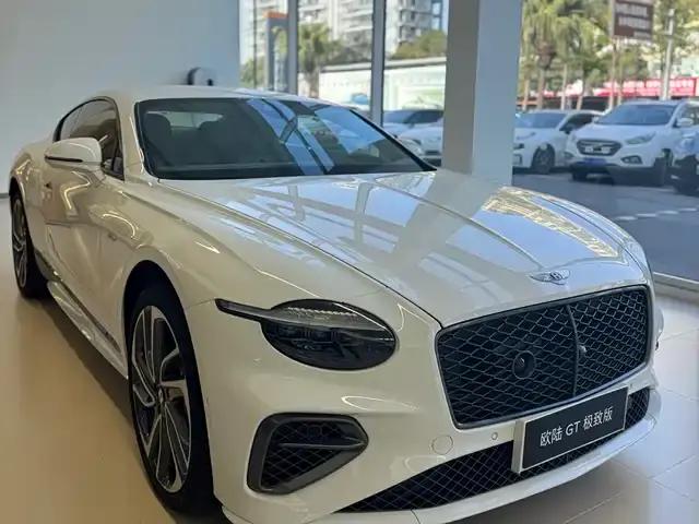 2025 Continental Plug-in Hybrid GT Ultimate Edition