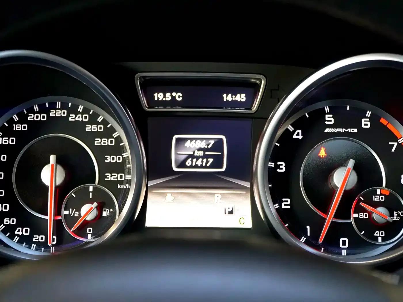 2012 Mercedes-Benz M-Class AMG ML 63 — миниатюра 18